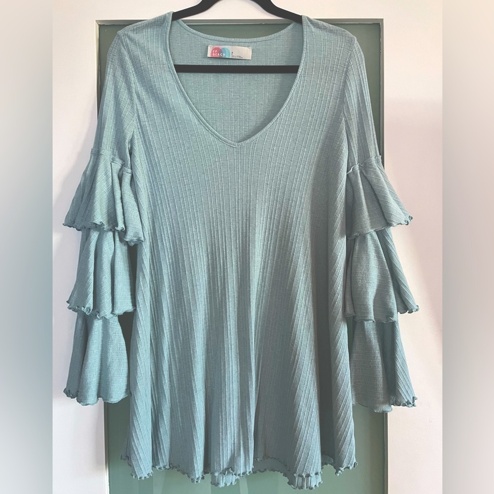 FREE PEOPLE Beach. Size Small.
